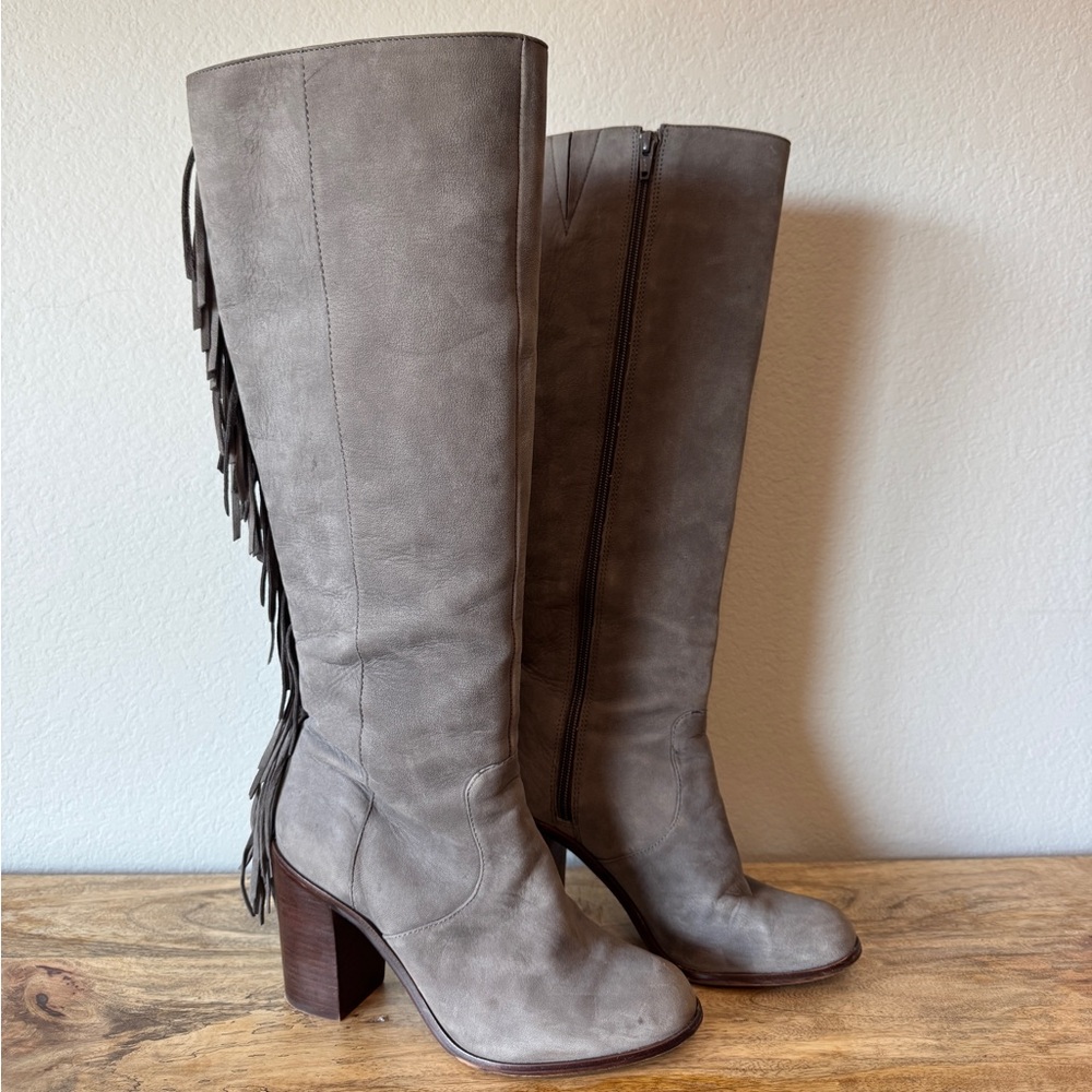 Giani Bini - Grey leather/faux leather heeled boots with tassels! Size 7